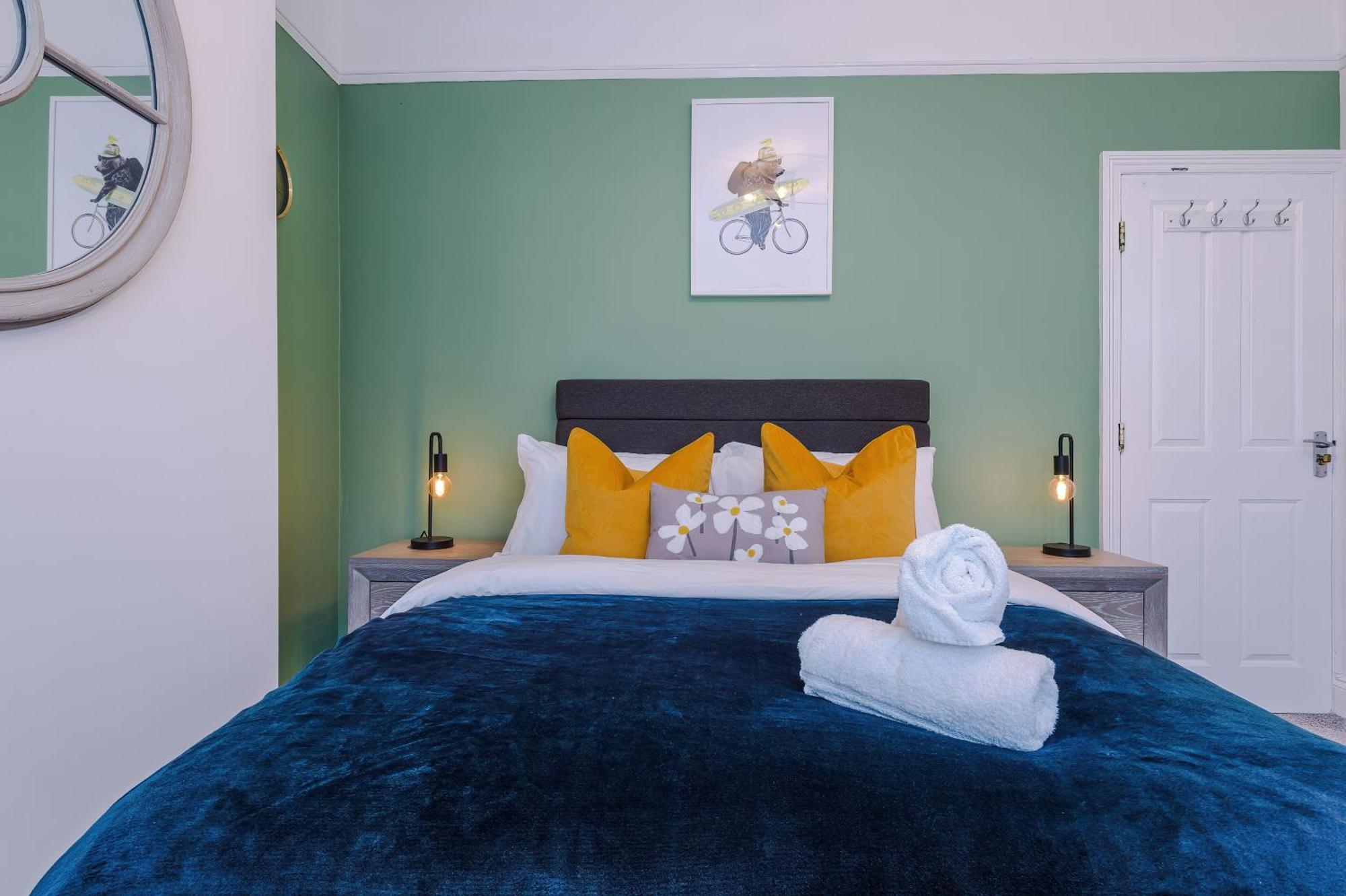 Incredible - Five Bedroom - 7 Actual Beds - 6 Bathroom House By Purestay - Central Bath With Parking Ngoại thất bức ảnh
