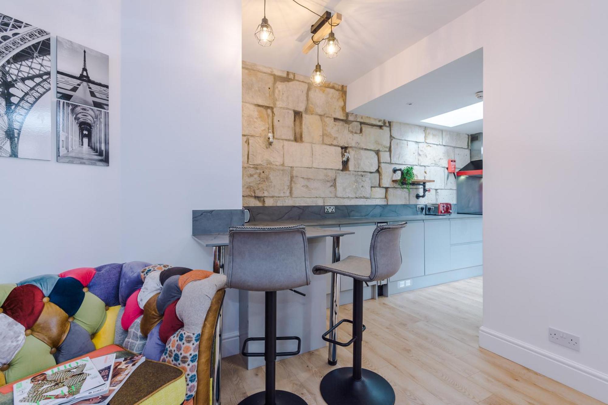 Incredible - Five Bedroom - 7 Actual Beds - 6 Bathroom House By Purestay - Central Bath With Parking Ngoại thất bức ảnh